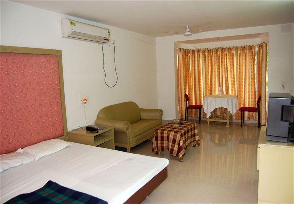 Sai Priya Beach Resort Visakhapatnam Zewnętrze zdjęcie
